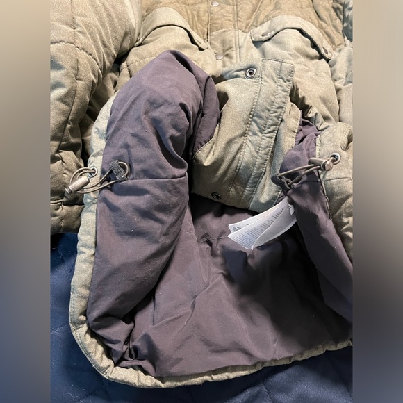 Men’s kahki green Columbia winter jacket. - Picture 9 of 9